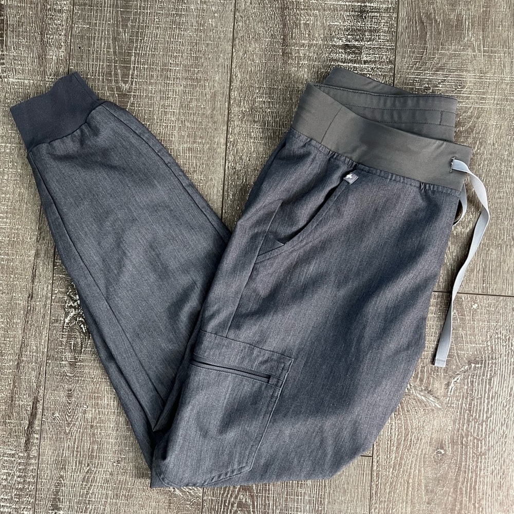 Figs Graphite Scrubs Zamora Petite Jogger
